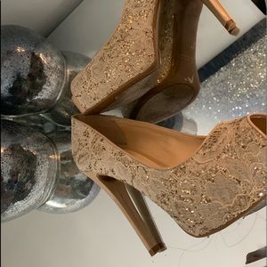 Guess Size 6.5 shoes